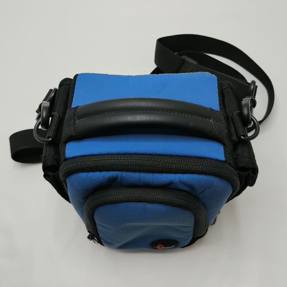 Lowepro Clips 100 Camera Travel Bag Arctic Blue w/ Strap – Compact DSLR/SLR Case - Picture 3 of 8